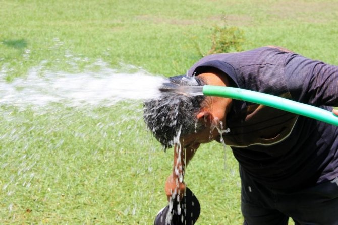 Mevsim Normallerinin Üzerindeki Sıcak Hava Bunaltıyor
