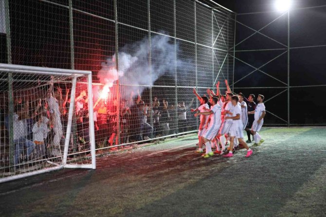 Yörükyenicesi Nejat Biyediç Futbol Turnuvası Şampiyonu Çekrice Mahallesi