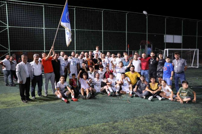 Yörükyenicesi Nejat Biyediç Futbol Turnuvası Şampiyonu Çekrice Mahallesi