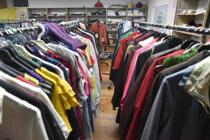 Giresun Belediyesi Sosyal Marketle Yüz Güldürüyor