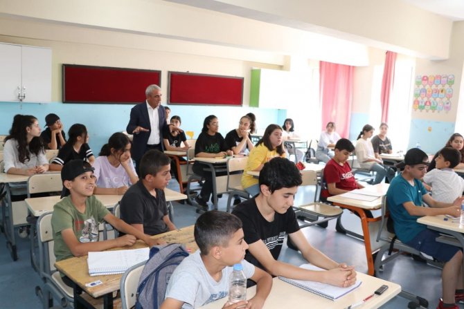 Hakkâri’de Yaz Okullarına Büyük İlgi