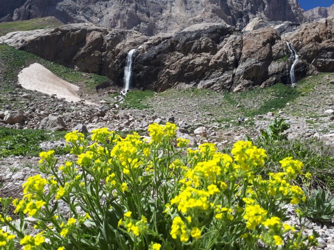 Doğaseverler 20 Bin Yıllık Buzulları Gezdi