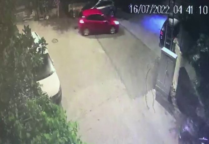 Beykoz’da Çaldıkları Otomobil İle Çekmeköy’de Hırsızlık Yapmaya Gittiler