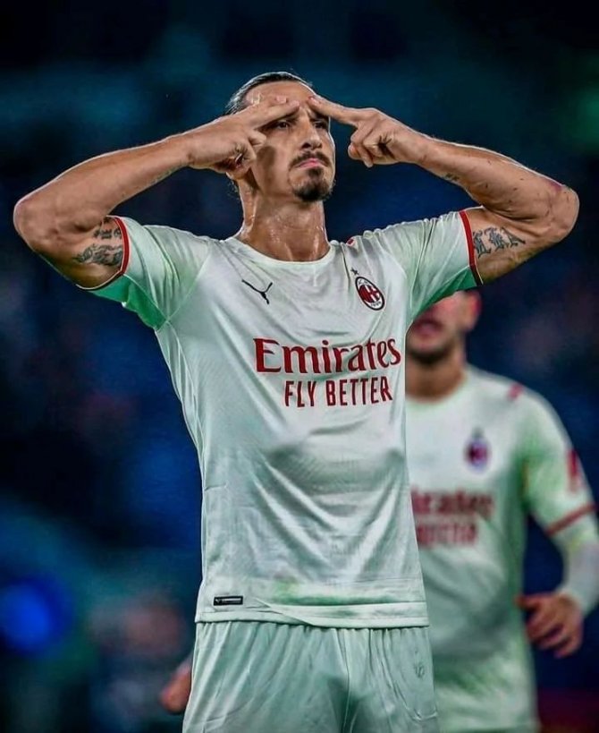 Zlatan Ibrahimovic, 1 Yıl Daha Milan’da!
