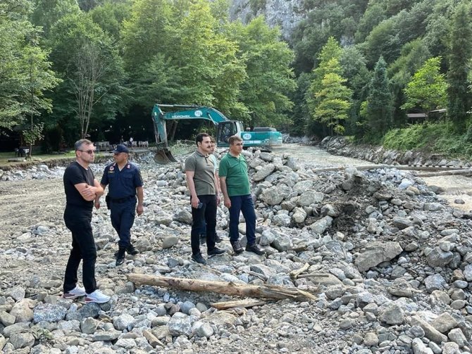 Sel Afetinin Yaralarının Sarılması İçin Çalışmalar Devam Ediyor