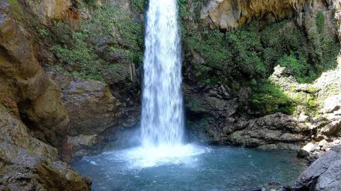 Amanosların Saklı Cenneti Karaçay Şelalesi