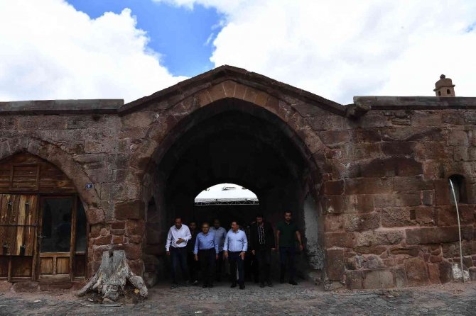 Valilik Ve Büyükşehir’den Tarihi İ̇ncesu Arasta Çarşısı’na Kayseri’ye Özgü Dokunuş