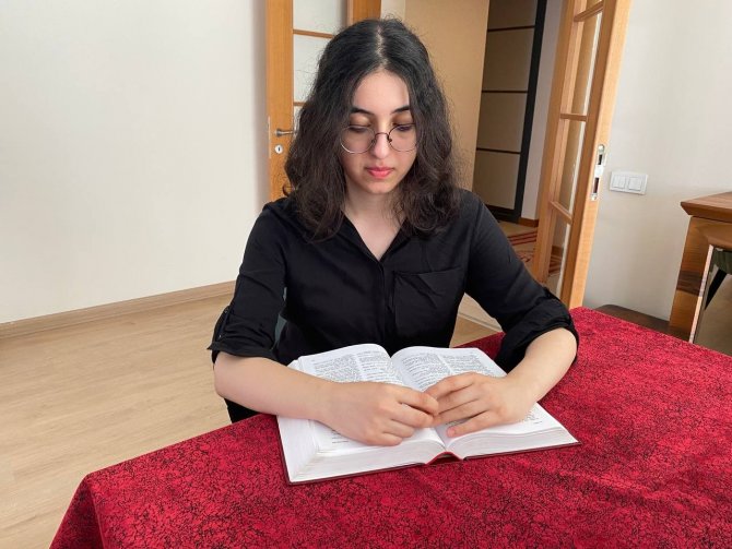 Doktor Ailenin Türkiye Birincisi Kızı Bilgisayar Mühendisliğini Hedefliyor