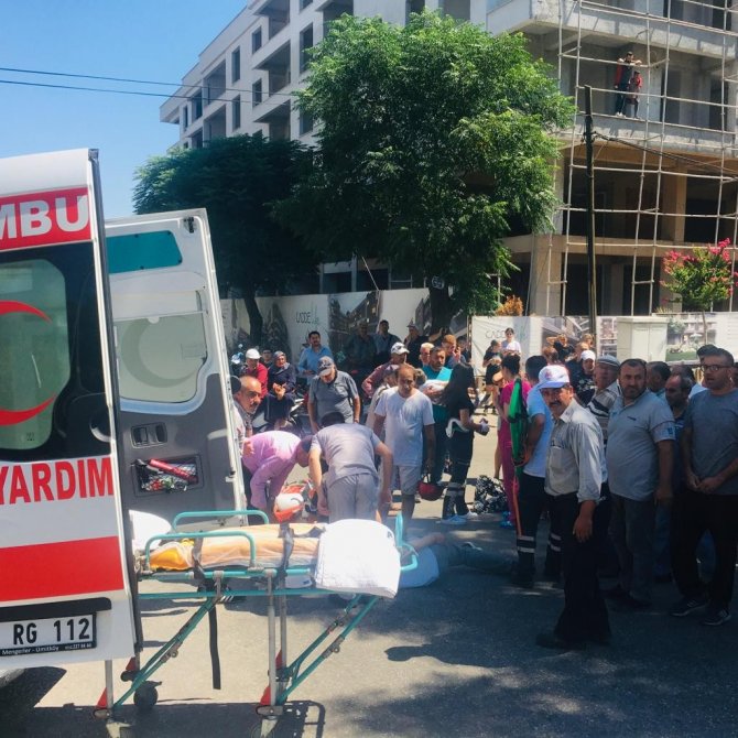 Manisa’da Otomobil Motosikletle Çarpıştı: 3 Yaralı