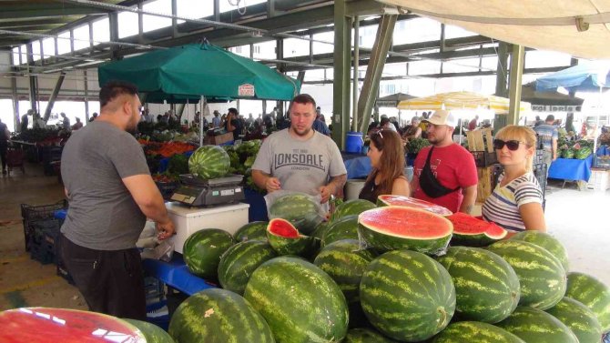 Semt Pazarlarında Rus Bereketi