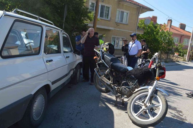 Otomobil İle Motosiklet Çarpıştı: 1 Yaralı