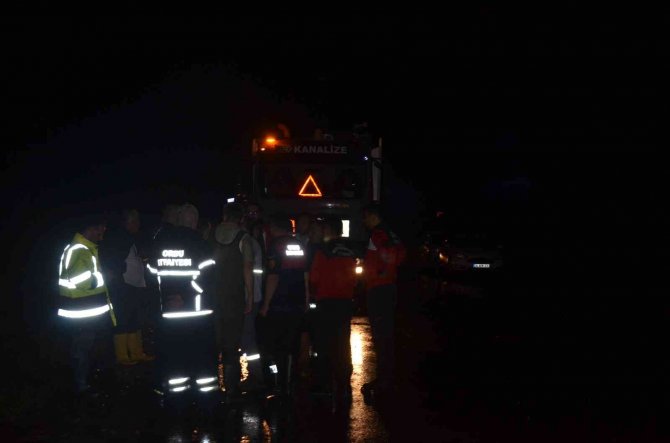 Ordu’da Görevden Dönen İtfaiye Aracı Yan Yattı: 1 İtfaiye Eri Yaralı