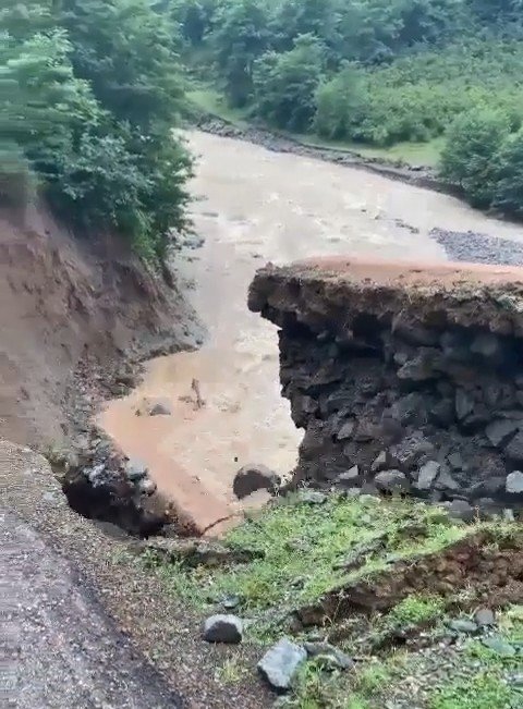 Ordu’da Heyelanda İstinat Duvarı Çöktü