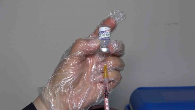 Vakalar Arttı, Aşı Randevuları Açıldı