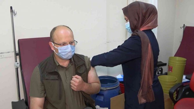 Vakalar Arttı, Aşı Randevuları Açıldı