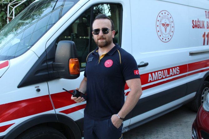 Zamanla Yarışan Ambulans Şoförleri, Duyarsız Sürücülerin Engeline Takılıyor