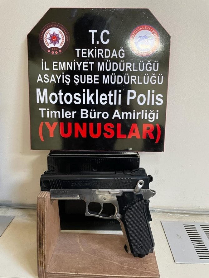 Tekirdağ’da Ruhsatsız Silah Ve Uyuşturucu Operasyonu