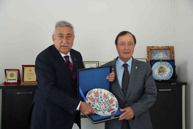 Tesk Genel Başkanı Palandöken: "Fiyatlarla Mücadele Etmenin Tek Yolu Perakende Yasası"