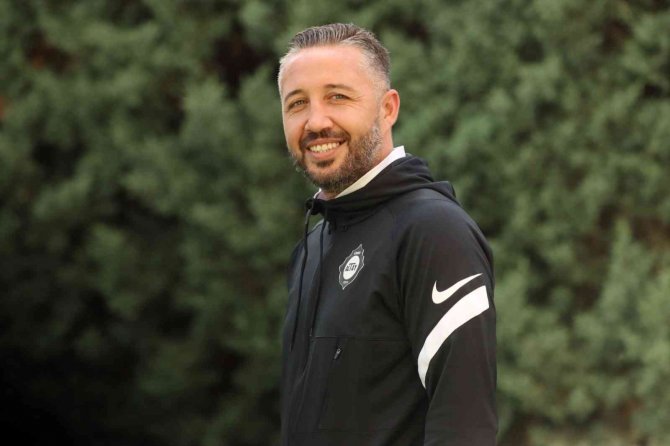 Tuna Üzümcü: "Büyük Altay’ı En İyi Şekilde Temsil Edecek Kadroyu Sahaya Çıkartmayı Hedefliyoruz”