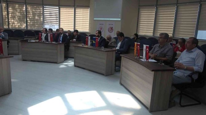 Azerbaycanlı Gazeteci Karabağ’ın Geri Alındığı İçin Gözyaşları İçinde Teşekkür Etti