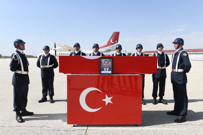 Şehit Askerin Naaşı Memleketine Uğurlandı