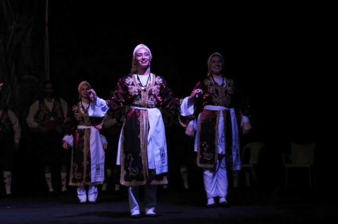 Yafem 25. Türk Boyları Şöleni Açılış Galası Renkli Görüntülere Sahne Oldu