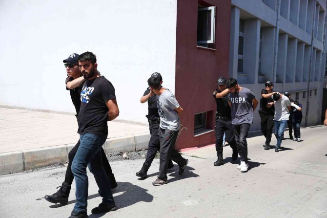 Adana’da “Niye Yan Baktın” Kavgası: 1 Ölü