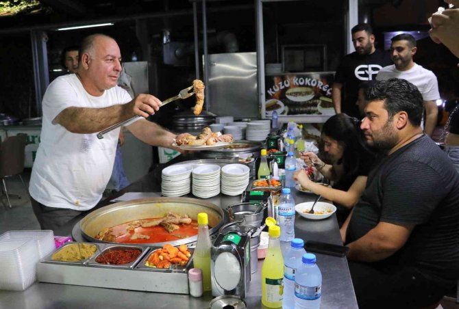 Bu Lezzeti Tatmak İçin Binlerce Kilometre Öteden Geliyorlar