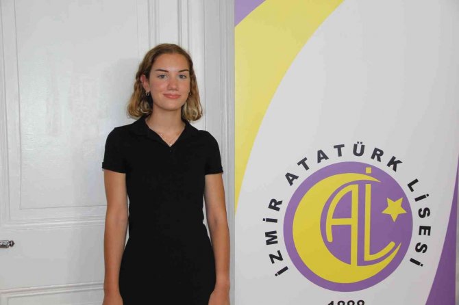 Yks’de Ayt Eşit Ağırlık Birincisi Selin: “Birinciliği Beklemiyordum, Çok Mutluyum”