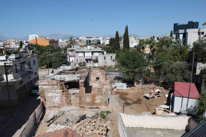 Antalya’da 19’uncu Yüzyıldan Kalan Metruk Yapı ‘Devlet Konuk Evi’ne Dönüştürülecek