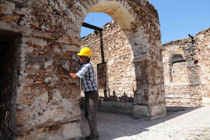 Antalya’da 19’uncu Yüzyıldan Kalan Metruk Yapı ‘Devlet Konuk Evi’ne Dönüştürülecek