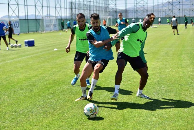 Denizlispor Son Sürat Lige Hazırlanıyor