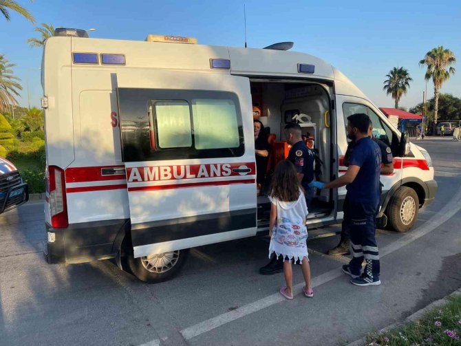 Kaza Sonrası Korkan Çocukları Sağlık Ekipleri Sakinleştirdi