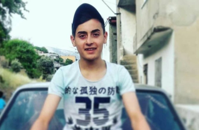 Kazada İkiye Bölünen Otomobilin Sürücüsü Hayatını Kaybetti