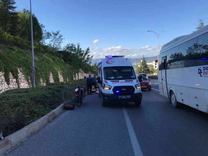Bilecik’te Motosiklete Çarpan Araç Sürücüsü Kaçtı