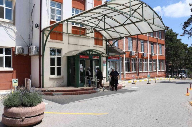 Bolu’da Aynı Köyde Zehirlenen 20 Kişi Hastaneye Kaldırıldı