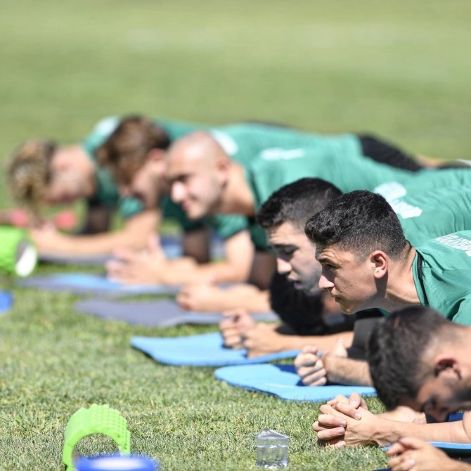 Bursaspor’da Yeni Sezon Hazırlıkları Sürüyor
