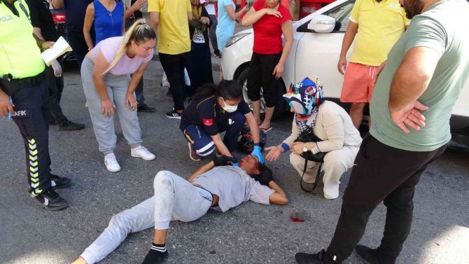 Çarpmanın Şiddetiyle Parçalanan Motosiklet Sürücüsü Kask Sayesinde Hayata Tutundu