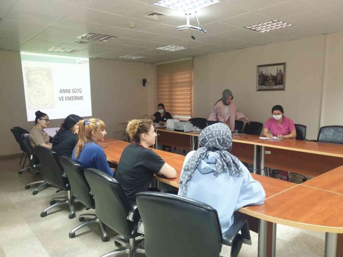 Anne Sütünün Önemi Anlatıldı