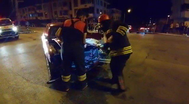 Erzincan’da İki Aracın Çarpışması Sonucu 4 Kişi Yaralandı