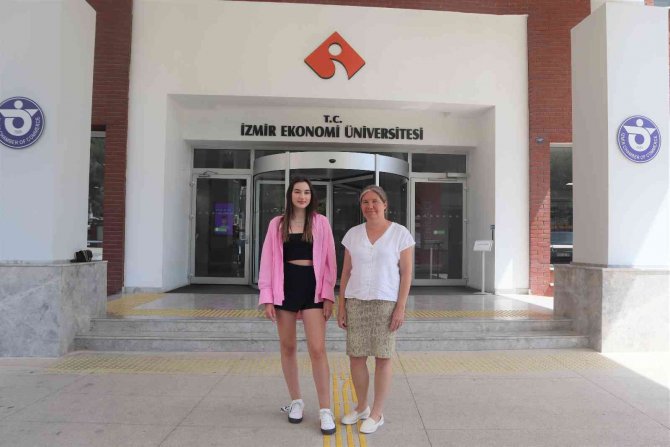 İ̇ngiltere’nin ‘Elif’ Yarışı