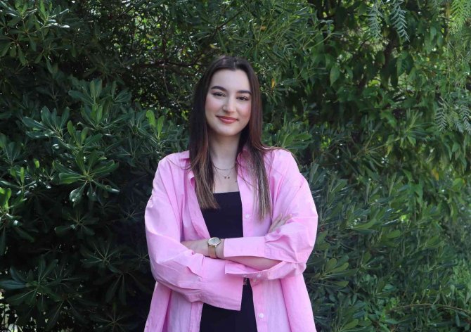 İ̇ngiltere’nin ‘Elif’ Yarışı