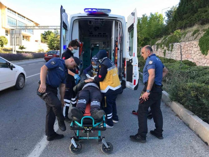 Bilecik’te Motosiklete Çarpan Araç Sürücüsü Kaçtı
