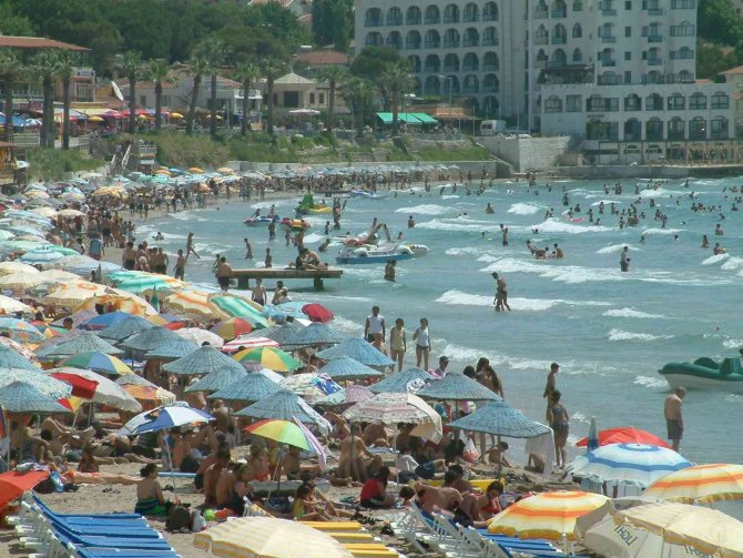 Bayram Bitti Ancak Kuşadası’nda Yoğunluk Devam Ediyor