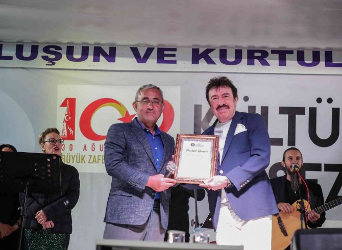 Kütahya Ulusal Şair Şeyhi Şiir Yarışması Sonuçlandı