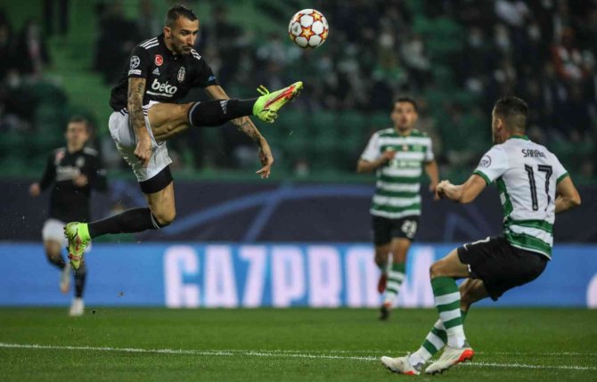 Mehmet Topal Futbola Rekorlarla Veda Etti