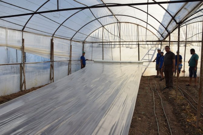 Toprak Sıcaklığını 100 Dereceye Çıkarıp Doğal Dezenfekte Sağlıyorlar