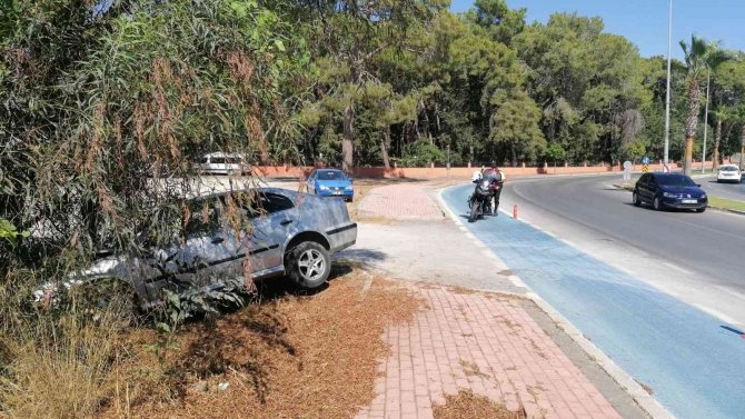 Virajı Alamayan Otomobil Ağaca Çarptı: 1 Yaralı