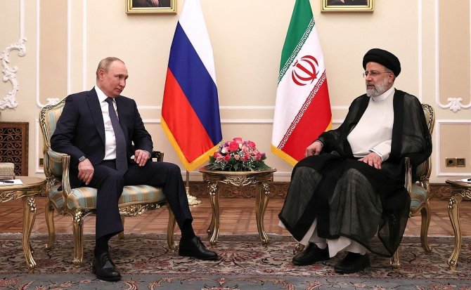 Putin Ve Reisi’den Üçlü Zirve Öncesi Görüşme