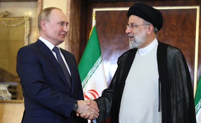 Putin Ve Reisi’den Üçlü Zirve Öncesi Görüşme